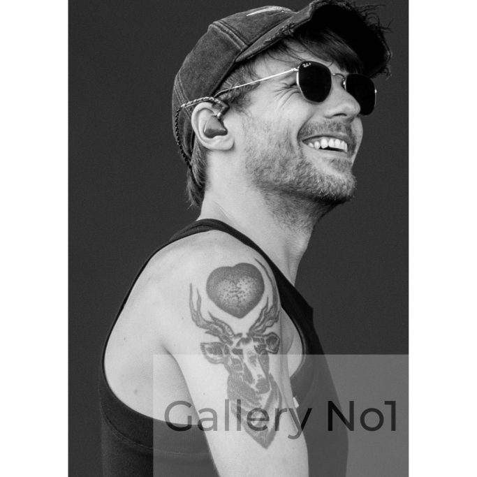 Search for photographs of Louis Tomlinson for sale