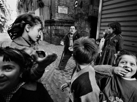 Bruno Barbey - The Italians