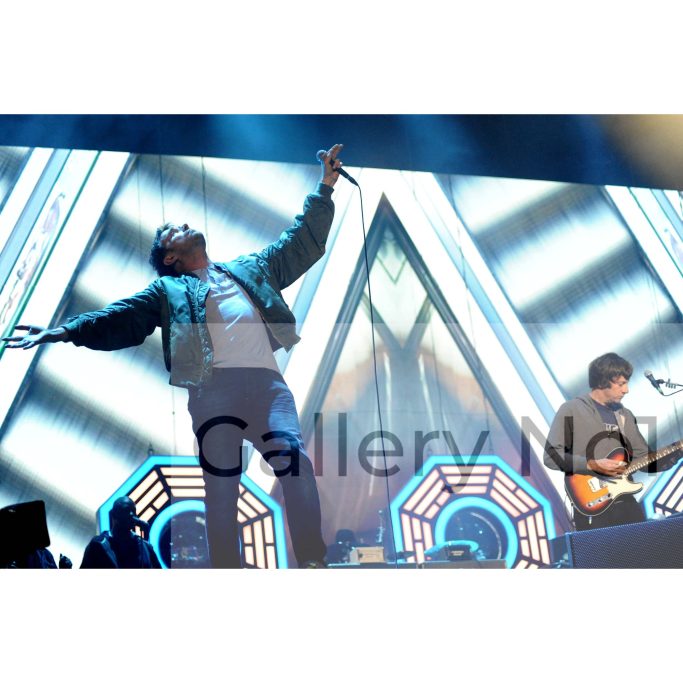 Search for Blur photograph of them performing on stage
